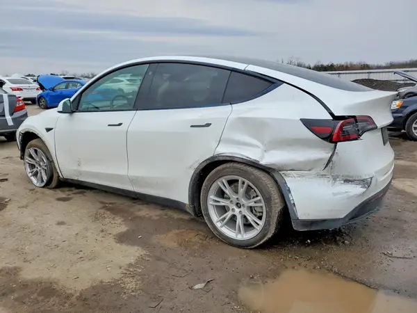 5YJYGAEE6MF145589 2021 TESLA MODEL Y - Image 2