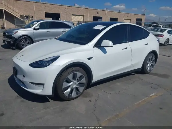 5YJYGAEE6MF149934 2021 TESLA MODEL Y - Image 2