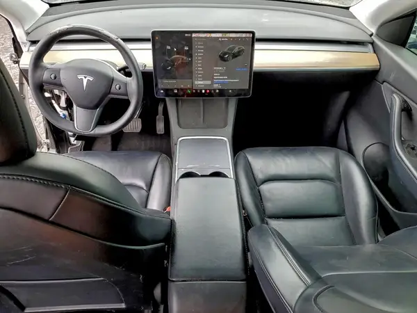 5YJYGAEE6MF160108 2021 TESLA MODEL Y - Image 8