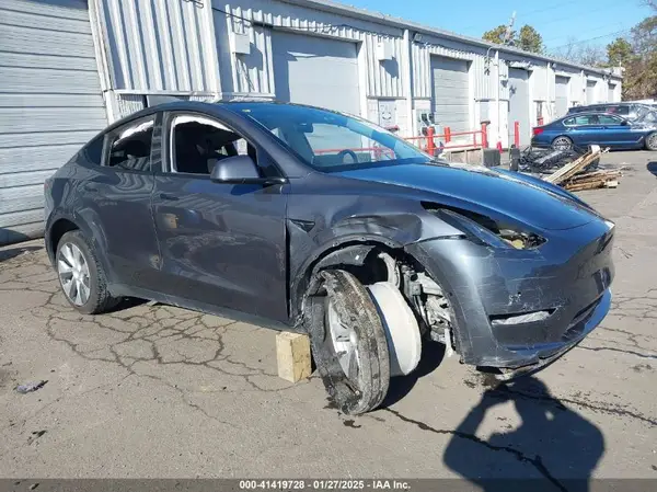 5YJYGAEE6MF180410 2021 TESLA MODEL Y - Image 1