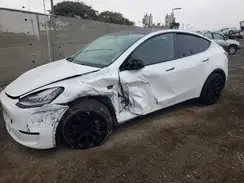 5YJYGAEE6MF185722 2021 TESLA MODEL Y