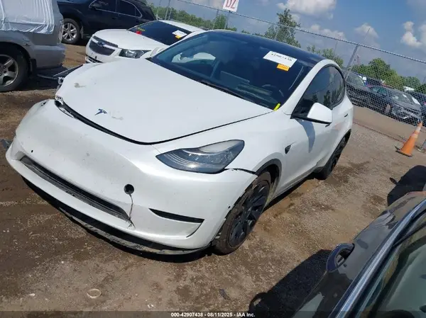 5YJYGAEE6MF192136 2021 TESLA MODEL Y - Image 2