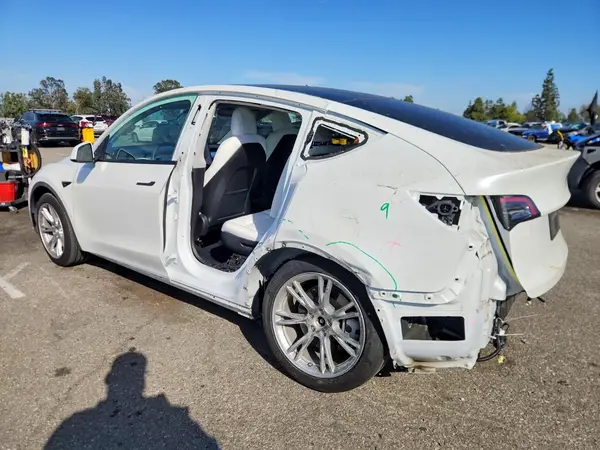 5YJYGAEE6MF195389 2021 TESLA MODEL Y - Image 2
