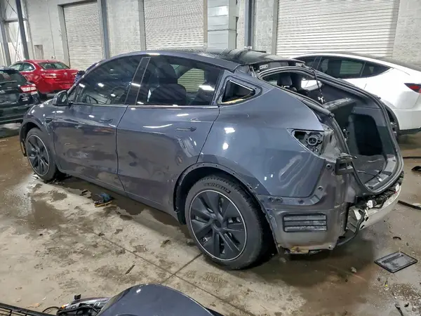 5YJYGAEE6MF211462 2021 TESLA MODEL Y - Image 2