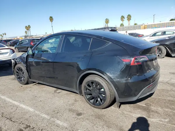 5YJYGAEE6MF214068 2021 TESLA MODEL Y - Image 2