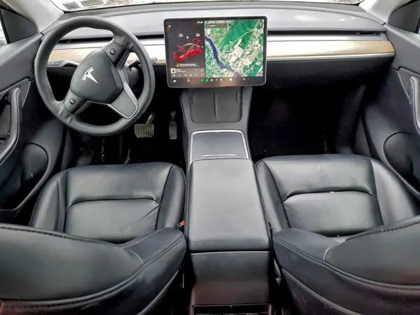 5YJYGAEE6MF243196 2021 TESLA MODEL Y - Image 8