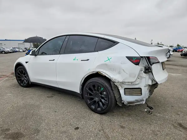 5YJYGAEE6MF243747 2021 TESLA MODEL Y - Image 2