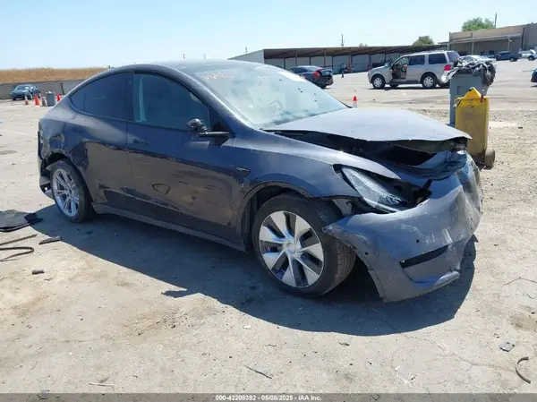 5YJYGAEE6MF275436 2021 TESLA MODEL Y - Image 1
