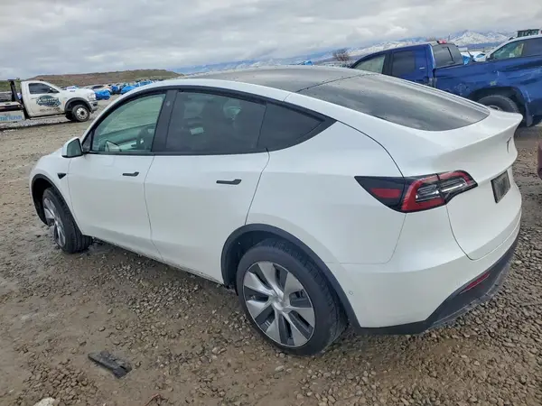 5YJYGAEE6MF282158 2021 TESLA MODEL Y - Image 2