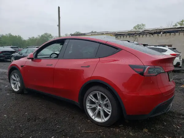 5YJYGAEE6MF286601 2021 TESLA MODEL Y - Image 2