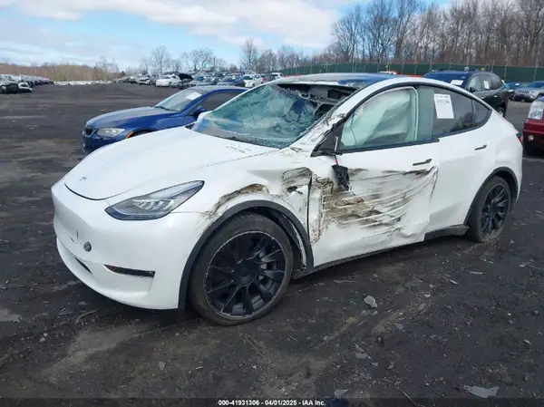 5YJYGAEE6MF295010 2021 TESLA MODEL Y - Image 2