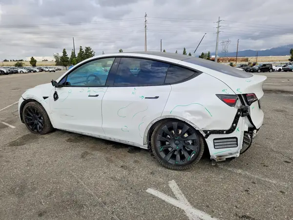 5YJYGAEE7MF138473 2021 TESLA MODEL Y - Image 2