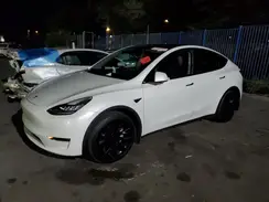 5YJYGAEE7MF158805 2021 TESLA MODEL Y