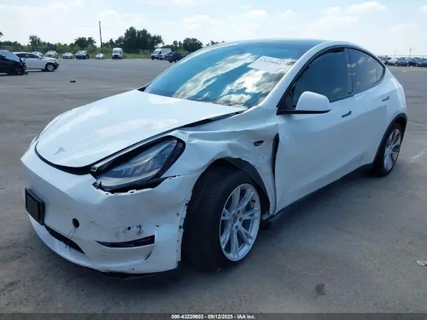 5YJYGAEE7MF179038 2021 TESLA MODEL Y - Image 2