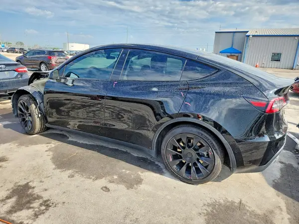 5YJYGAEE7MF180688 2021 TESLA MODEL Y - Image 2