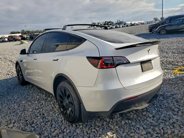 5YJYGAEE7MF185986 2021 TESLA MODEL Y - Image 2