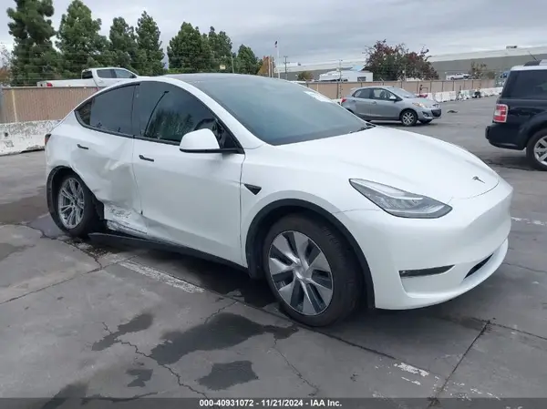 5YJYGAEE7MF252022 2021 TESLA MODEL Y - Image 1