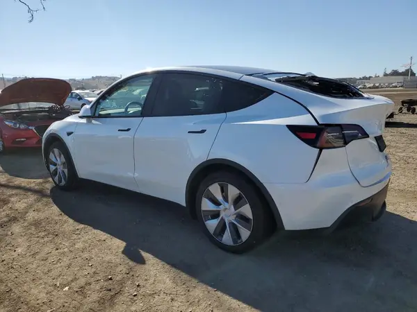 5YJYGAEE7MF256300 2021 TESLA MODEL Y - Image 2