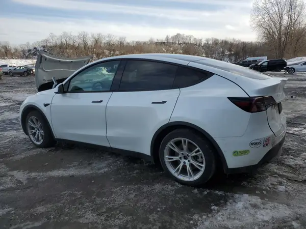 5YJYGAEE7MF281875 2021 TESLA MODEL Y - Image 2