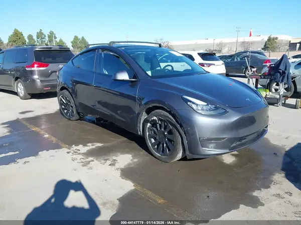 5YJYGAEE7MF294464 2021 TESLA MODEL Y - Image 1