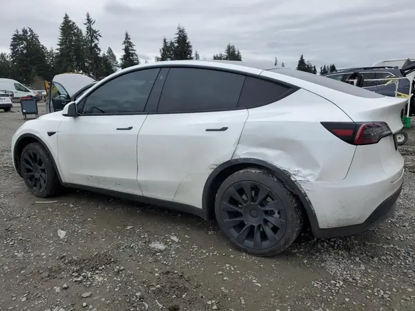 5YJYGAEE7MF295713 2021 TESLA MODEL Y - Image 2