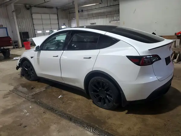 5YJYGAEE8MF144153 2021 TESLA MODEL Y - Image 2
