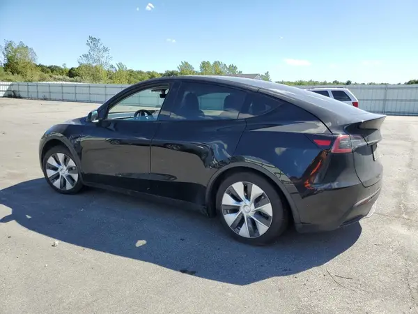 5YJYGAEE8MF146100 2021 TESLA MODEL Y - Image 2