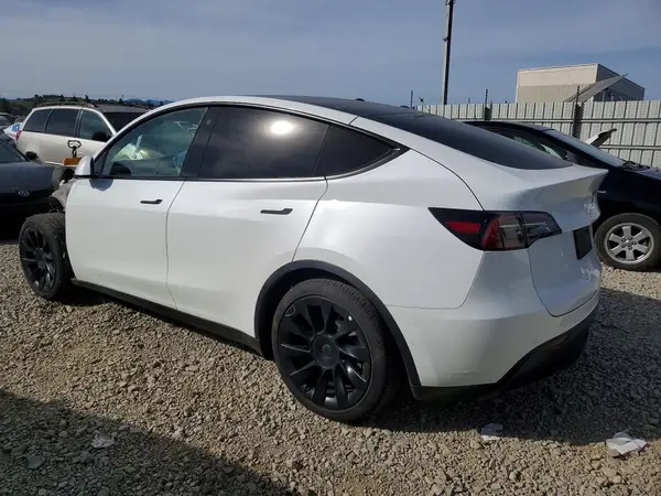 5YJYGAEE8MF155279 2021 TESLA MODEL Y - Image 2