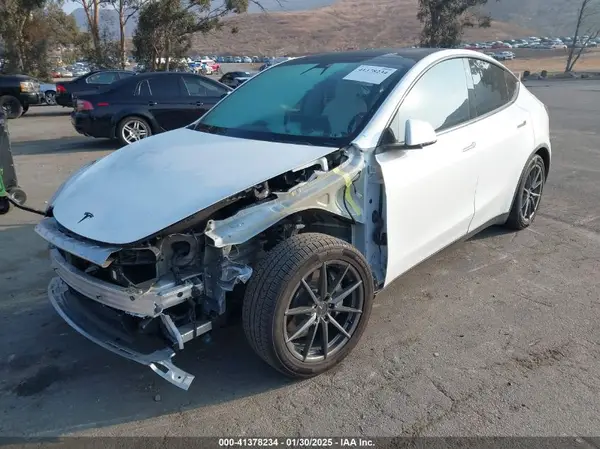 5YJYGAEE8MF158098 2021 TESLA MODEL Y - Image 2