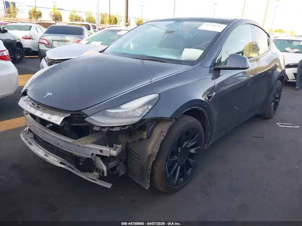 5YJYGAEE8MF180134 2021 TESLA MODEL Y - Image 2