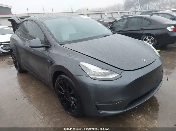 5YJYGAEE8MF186967 2021 TESLA MODEL Y - Image 1