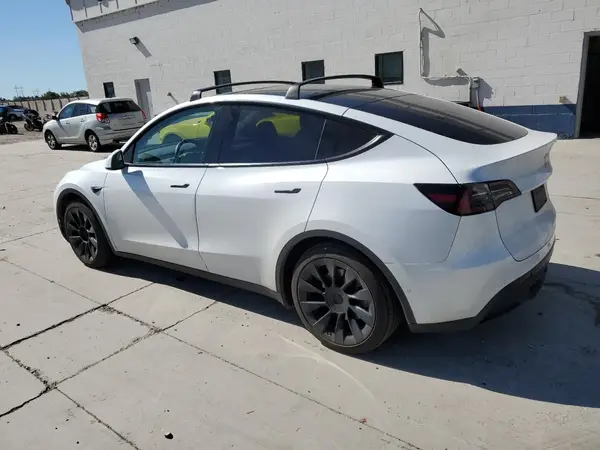 5YJYGAEE8MF191604 2021 TESLA MODEL Y - Image 2