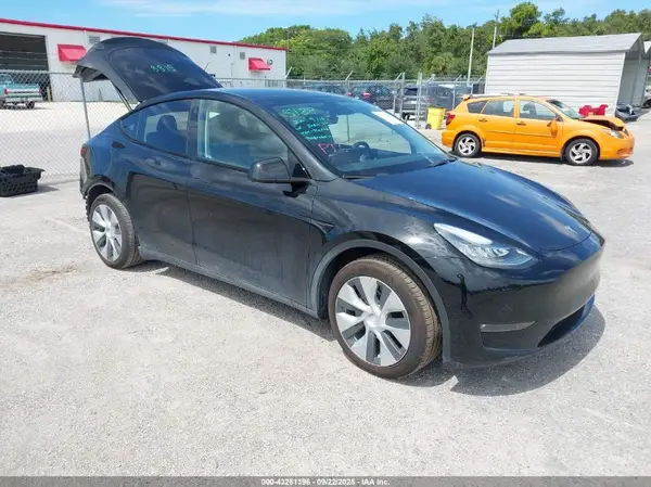 5YJYGAEE8MF207493 2021 TESLA MODEL Y - Image 1