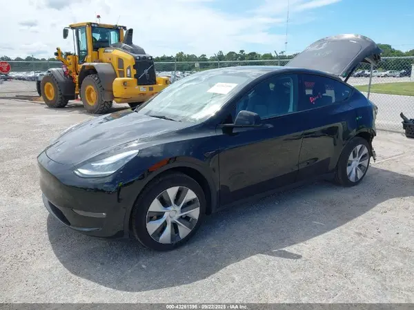 5YJYGAEE8MF207493 2021 TESLA MODEL Y - Image 2