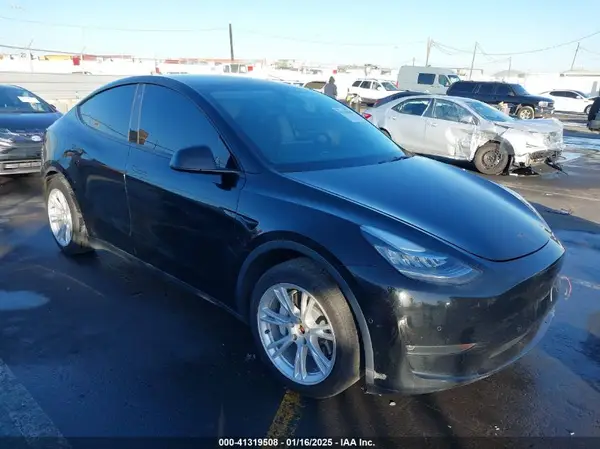 5YJYGAEE8MF213455 2021 TESLA MODEL Y - Image 1