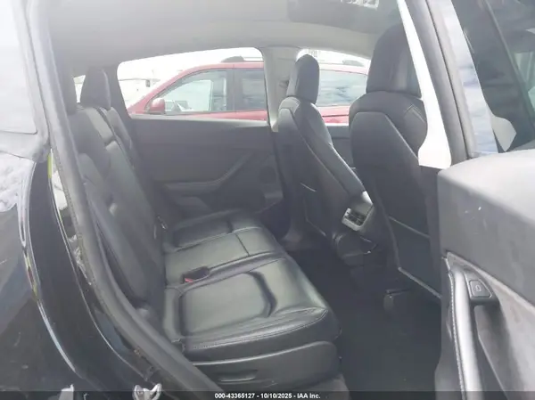 5YJYGAEE8MF218784 2021 TESLA MODEL Y - Image 8