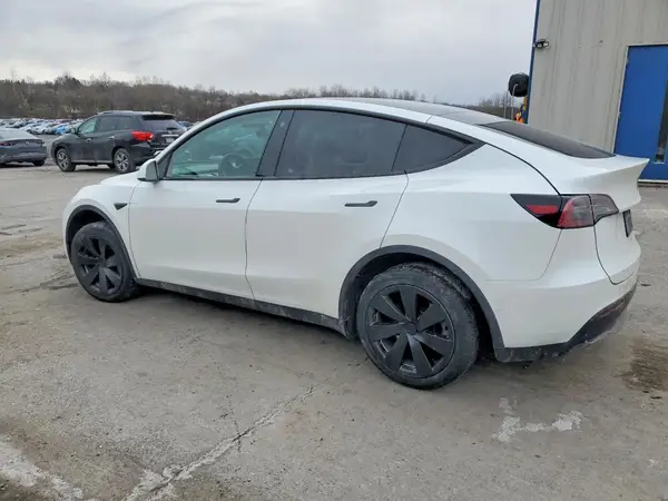 5YJYGAEE8MF230692 2021 TESLA MODEL Y - Image 2