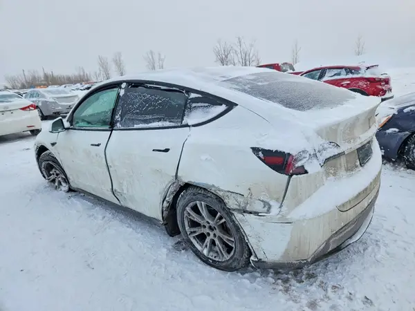5YJYGAEE8MF231759 2021 TESLA MODEL Y - Image 2
