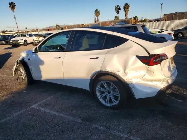5YJYGAEE8MF235407 2021 TESLA MODEL Y - Image 2