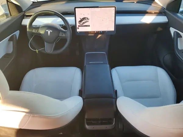 5YJYGAEE8MF235407 2021 TESLA MODEL Y - Image 8