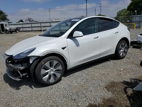 5YJYGAEE8MF258461 2021 TESLA MODEL Y - Image 1