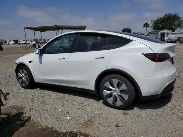 5YJYGAEE8MF258461 2021 TESLA MODEL Y - Image 2