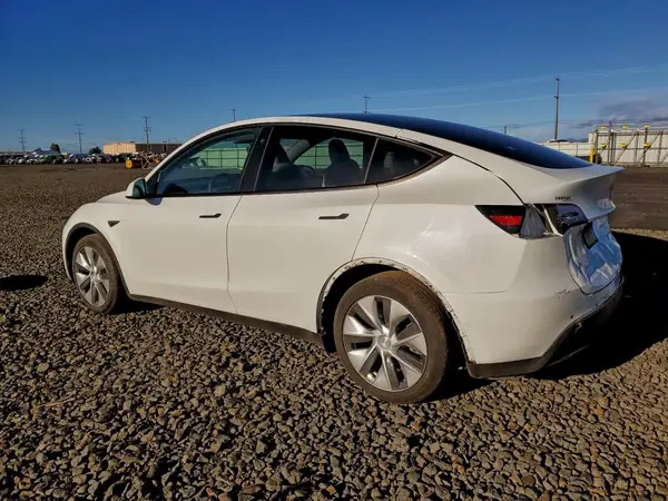 5YJYGAEE8MF258881 2021 TESLA MODEL Y - Image 2