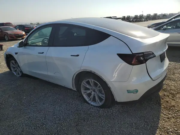 5YJYGAEE8MF283845 2021 TESLA MODEL Y - Image 2