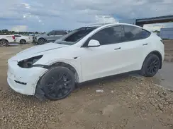 5YJYGAEE8MF284221 2021 TESLA MODEL Y