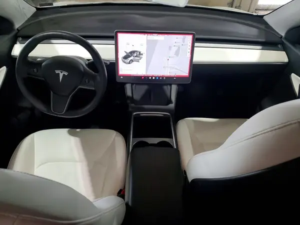 5YJYGAEE8MF301812 2021 TESLA MODEL Y - Image 8