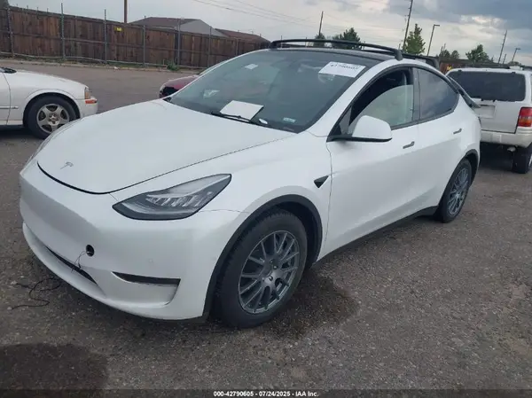 5YJYGAEE9MF183382 2021 TESLA MODEL Y - Image 2