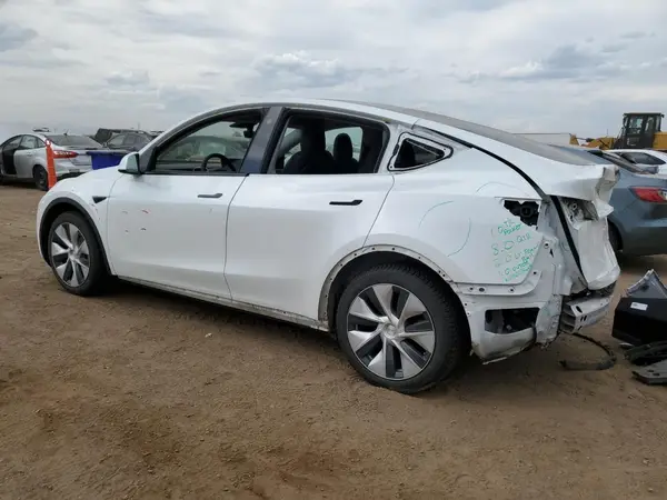 5YJYGAEE9MF188355 2021 TESLA MODEL Y - Image 2