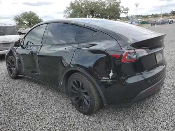 5YJYGAEE9MF188372 2021 TESLA MODEL Y - Image 2