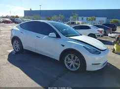 5YJYGAEE9MF190395 2021 TESLA MODEL Y